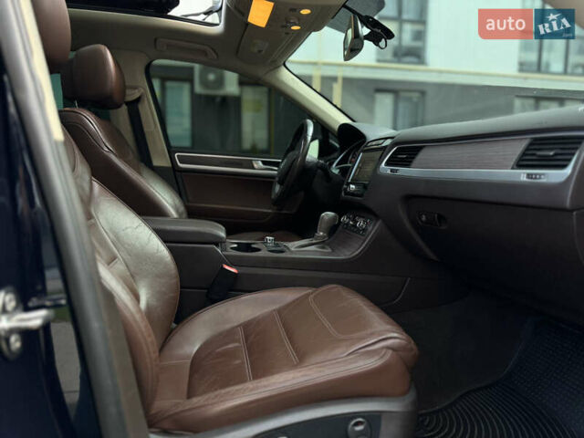 Синий Фольксваген Туарег, объемом двигателя 2.97 л и пробегом 272 тыс. км за 16200 $, фото 24 на Automoto.ua