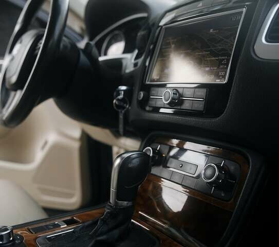 Синий Фольксваген Туарег, объемом двигателя 2.97 л и пробегом 241 тыс. км за 16500 $, фото 34 на Automoto.ua