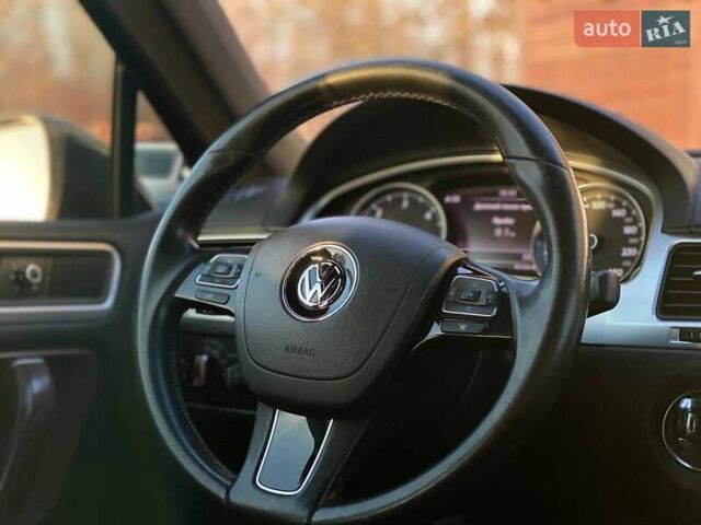 Синий Фольксваген Туарег, объемом двигателя 2.97 л и пробегом 370 тыс. км за 14600 $, фото 9 на Automoto.ua