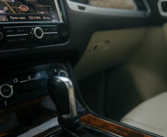 Синий Фольксваген Туарег, объемом двигателя 2.97 л и пробегом 241 тыс. км за 16500 $, фото 27 на Automoto.ua