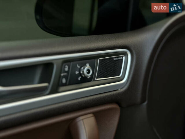 Синий Фольксваген Туарег, объемом двигателя 2.97 л и пробегом 272 тыс. км за 16200 $, фото 15 на Automoto.ua