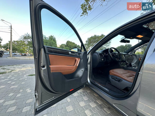 Синій Фольксваген Туарег, об'ємом двигуна 2.97 л та пробігом 244 тис. км за 21500 $, фото 18 на Automoto.ua