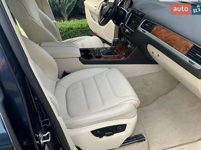 Синий Фольксваген Туарег, объемом двигателя 2.97 л и пробегом 374 тыс. км за 18900 $, фото 7 на Automoto.ua