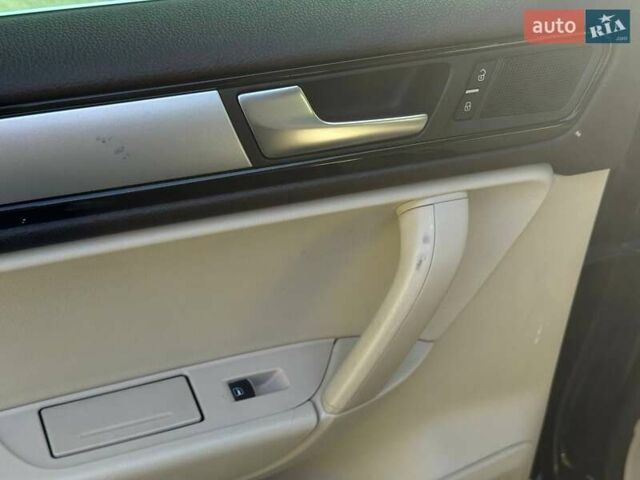 Синий Фольксваген Туарег, объемом двигателя 2.97 л и пробегом 236 тыс. км за 17500 $, фото 15 на Automoto.ua