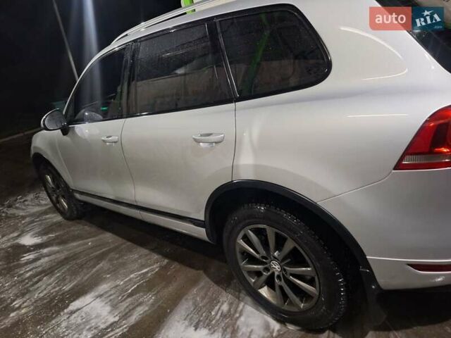 Синий Фольксваген Туарег, объемом двигателя 2.97 л и пробегом 304 тыс. км за 16600 $, фото 5 на Automoto.ua