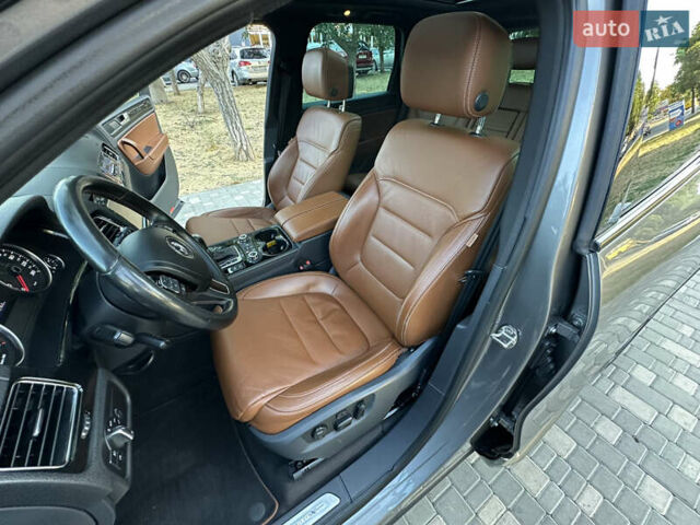 Синій Фольксваген Туарег, об'ємом двигуна 2.97 л та пробігом 244 тис. км за 21500 $, фото 28 на Automoto.ua