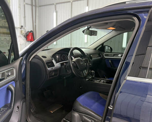 Синий Фольксваген Туарег, объемом двигателя 2.97 л и пробегом 196 тыс. км за 19800 $, фото 7 на Automoto.ua