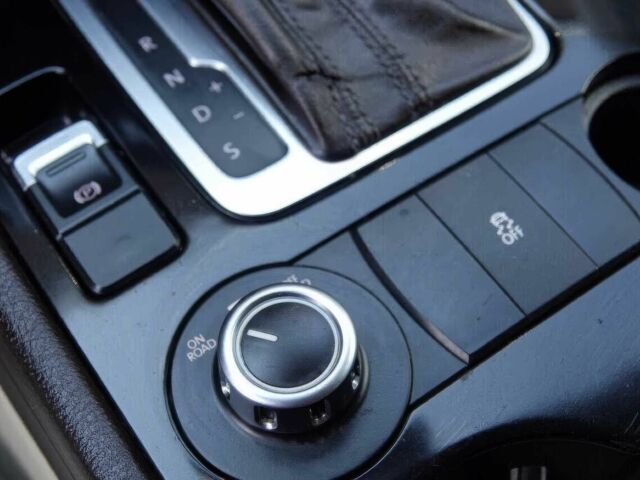 Синій Фольксваген Туарег, об'ємом двигуна 3 л та пробігом 127 тис. км за 8700 $, фото 12 на Automoto.ua