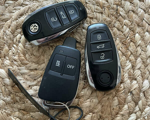 Синій Фольксваген Туарег, об'ємом двигуна 2.97 л та пробігом 335 тис. км за 17999 $, фото 21 на Automoto.ua