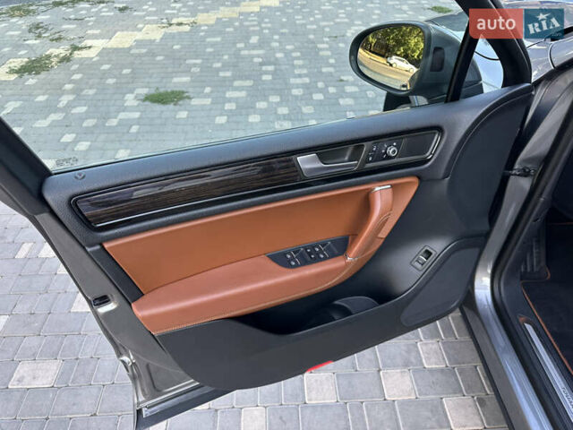 Синій Фольксваген Туарег, об'ємом двигуна 2.97 л та пробігом 244 тис. км за 21500 $, фото 20 на Automoto.ua