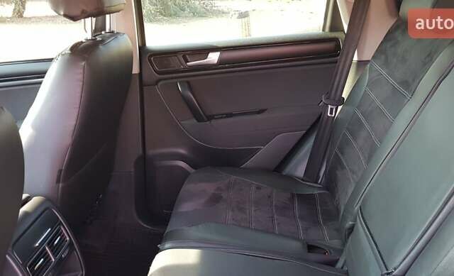 Синий Фольксваген Туарег, объемом двигателя 2.97 л и пробегом 325 тыс. км за 21500 $, фото 13 на Automoto.ua