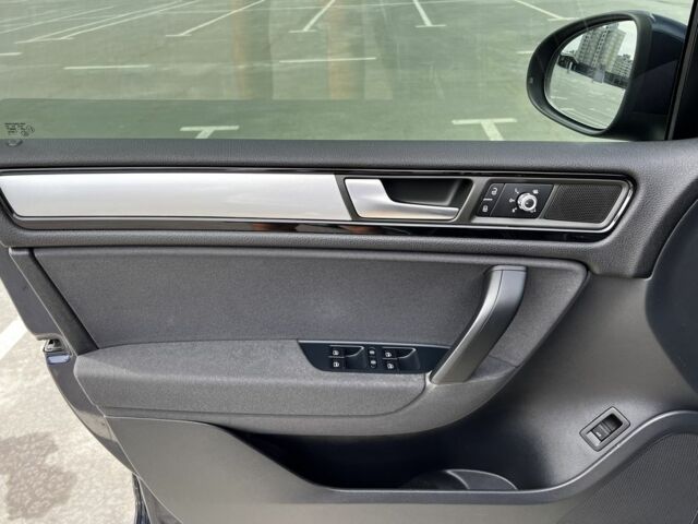 Синій Фольксваген Туарег, об'ємом двигуна 3 л та пробігом 192 тис. км за 21500 $, фото 13 на Automoto.ua