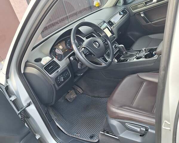 Синий Фольксваген Туарег, объемом двигателя 2.97 л и пробегом 304 тыс. км за 16600 $, фото 7 на Automoto.ua