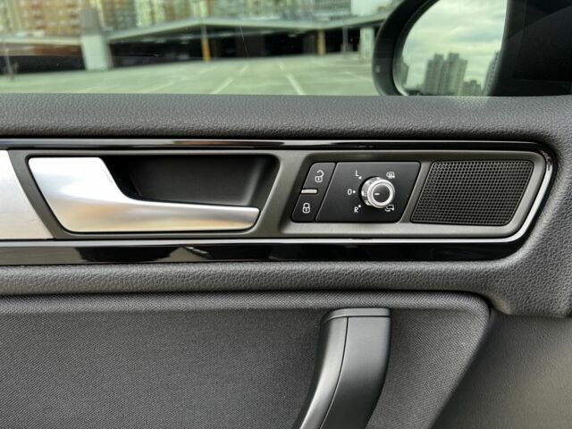 Синій Фольксваген Туарег, об'ємом двигуна 3 л та пробігом 192 тис. км за 21500 $, фото 14 на Automoto.ua