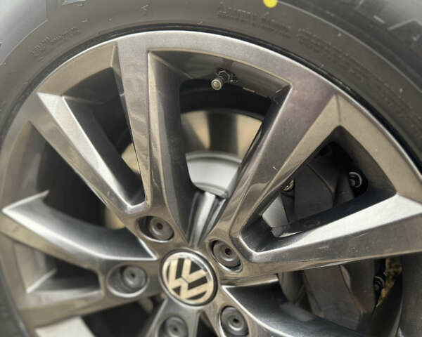 Синий Фольксваген Туарег, объемом двигателя 2.97 л и пробегом 196 тыс. км за 19800 $, фото 10 на Automoto.ua