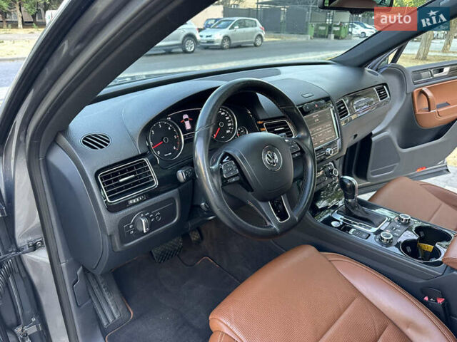 Синій Фольксваген Туарег, об'ємом двигуна 2.97 л та пробігом 244 тис. км за 21500 $, фото 25 на Automoto.ua