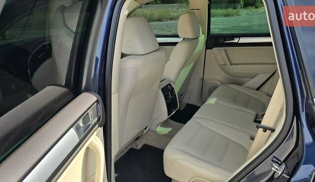 Синий Фольксваген Туарег, объемом двигателя 3 л и пробегом 214 тыс. км за 17900 $, фото 2 на Automoto.ua