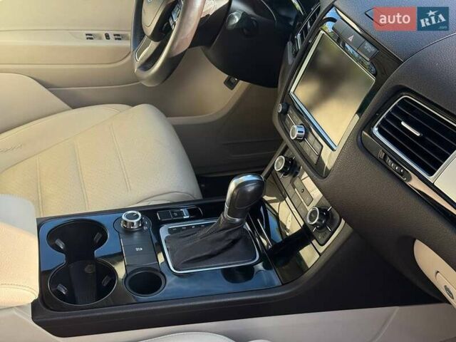 Синий Фольксваген Туарег, объемом двигателя 2.97 л и пробегом 236 тыс. км за 17500 $, фото 3 на Automoto.ua