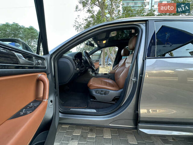 Синій Фольксваген Туарег, об'ємом двигуна 2.97 л та пробігом 244 тис. км за 21500 $, фото 23 на Automoto.ua