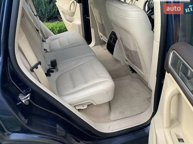 Синий Фольксваген Туарег, объемом двигателя 2.97 л и пробегом 374 тыс. км за 18900 $, фото 8 на Automoto.ua