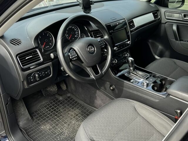 Синій Фольксваген Туарег, об'ємом двигуна 3 л та пробігом 192 тис. км за 21500 $, фото 15 на Automoto.ua