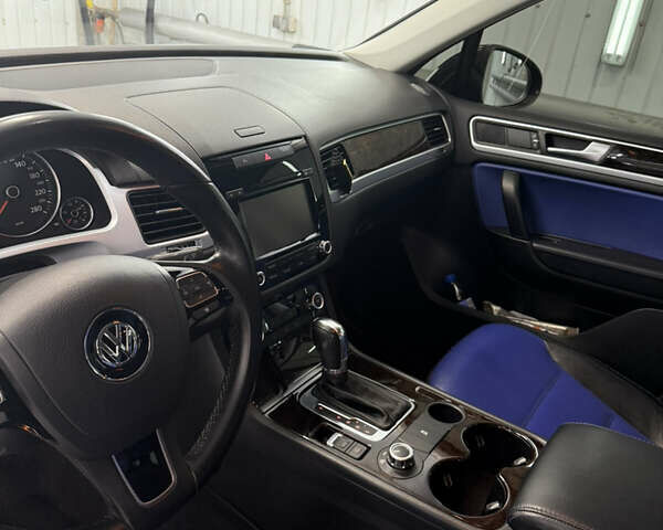 Синий Фольксваген Туарег, объемом двигателя 2.97 л и пробегом 196 тыс. км за 19800 $, фото 8 на Automoto.ua