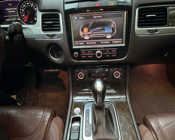 Синий Фольксваген Туарег, объемом двигателя 3 л и пробегом 127 тыс. км за 15999 $, фото 9 на Automoto.ua