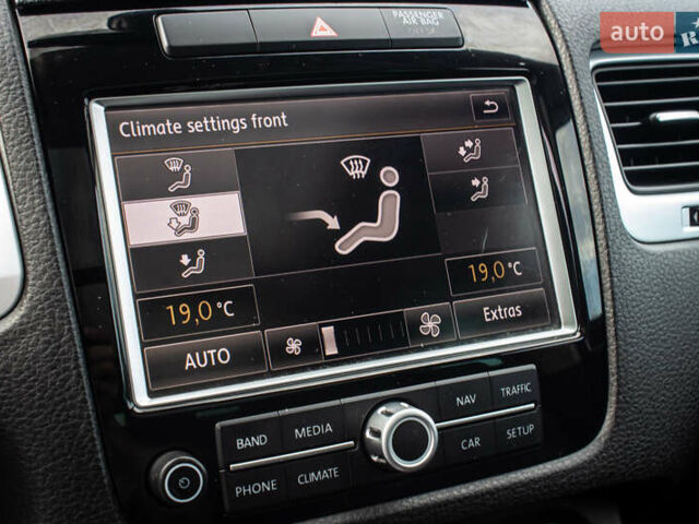 Синий Фольксваген Туарег, объемом двигателя 3 л и пробегом 211 тыс. км за 15700 $, фото 24 на Automoto.ua