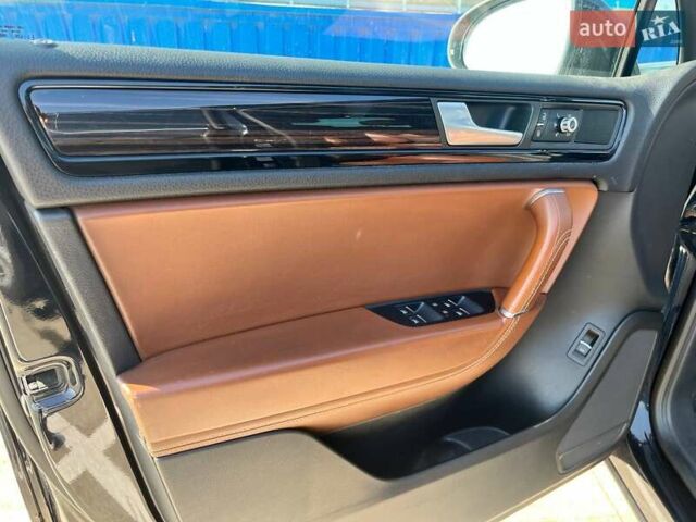 Синій Фольксваген Туарег, об'ємом двигуна 2.97 л та пробігом 304 тис. км за 19900 $, фото 16 на Automoto.ua