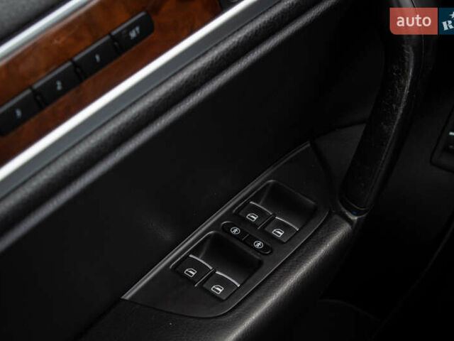 Синий Фольксваген Туарег, объемом двигателя 3 л и пробегом 211 тыс. км за 15700 $, фото 44 на Automoto.ua