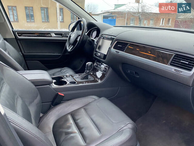 Синий Фольксваген Туарег, объемом двигателя 3.6 л и пробегом 332 тыс. км за 12000 $, фото 6 на Automoto.ua