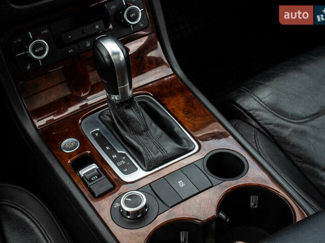 Синий Фольксваген Туарег, объемом двигателя 3 л и пробегом 211 тыс. км за 15700 $, фото 42 на Automoto.ua