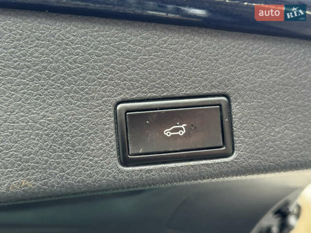 Синий Фольксваген Туарег, объемом двигателя 2.97 л и пробегом 300 тыс. км за 21900 $, фото 19 на Automoto.ua