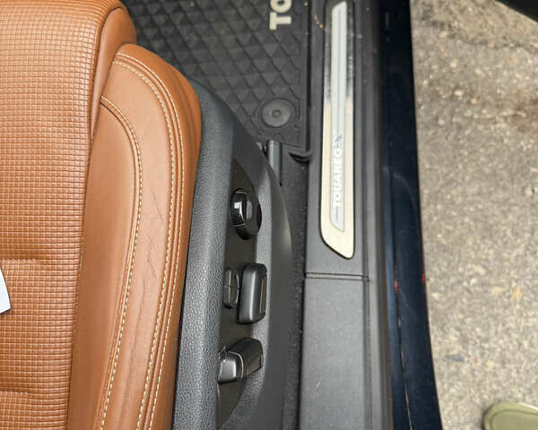 Фольксваген Туарег 2013 в Харькове на Automoto.ua Синий Фольксваген Туарег, объемом двигателя 2.97 л и пробегом 153 тыс. км за 29500 $, фото 20 на Automoto.ua