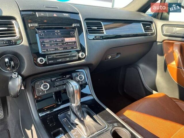 Синій Фольксваген Туарег, об'ємом двигуна 2.97 л та пробігом 304 тис. км за 19900 $, фото 11 на Automoto.ua