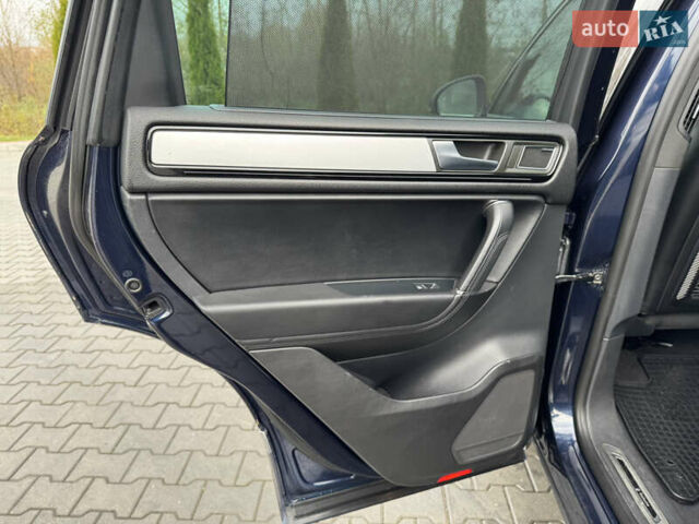 Синий Фольксваген Туарег, объемом двигателя 2.97 л и пробегом 300 тыс. км за 21900 $, фото 24 на Automoto.ua