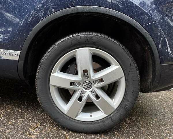 Синий Фольксваген Туарег, объемом двигателя 3 л и пробегом 127 тыс. км за 16300 $, фото 8 на Automoto.ua