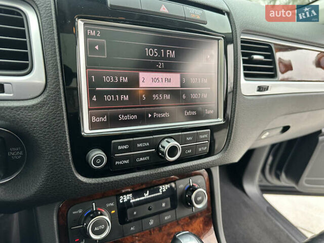 Синій Фольксваген Туарег, об'ємом двигуна 2.97 л та пробігом 352 тис. км за 16700 $, фото 31 на Automoto.ua