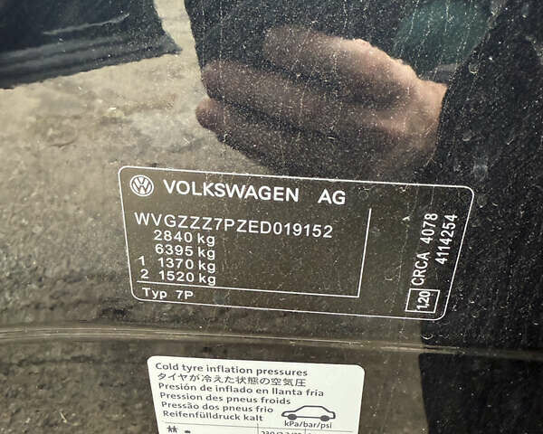 Фольксваген Туарег 2013 в Харькове на Automoto.ua Синий Фольксваген Туарег, объемом двигателя 2.97 л и пробегом 153 тыс. км за 29500 $, фото 21 на Automoto.ua