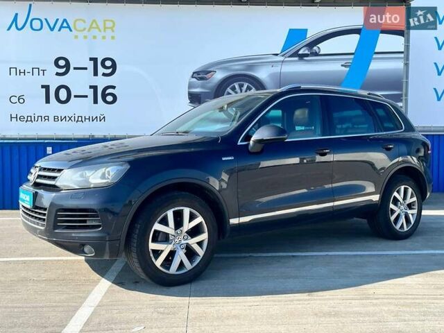Синій Фольксваген Туарег, об'ємом двигуна 2.97 л та пробігом 304 тис. км за 19900 $, фото 3 на Automoto.ua