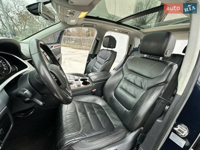 Синій Фольксваген Туарег, об'ємом двигуна 2.97 л та пробігом 352 тис. км за 16700 $, фото 25 на Automoto.ua