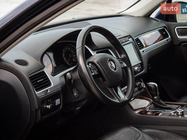 Синий Фольксваген Туарег, объемом двигателя 3 л и пробегом 211 тыс. км за 15700 $, фото 32 на Automoto.ua