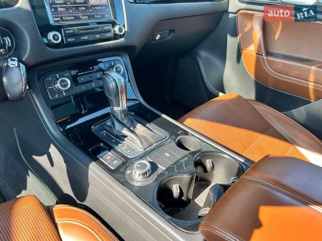 Синій Фольксваген Туарег, об'ємом двигуна 2.97 л та пробігом 304 тис. км за 19900 $, фото 10 на Automoto.ua