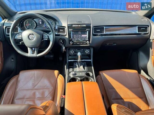 Синій Фольксваген Туарег, об'ємом двигуна 2.97 л та пробігом 304 тис. км за 19900 $, фото 6 на Automoto.ua