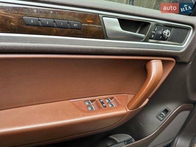 Синий Фольксваген Туарег, объемом двигателя 3 л и пробегом 127 тыс. км за 16300 $, фото 16 на Automoto.ua