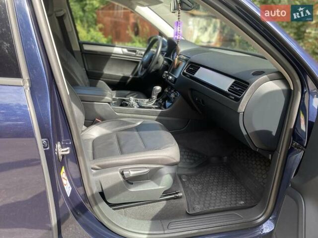 Фольксваген Туарег 2013 в Виннице на Automoto.ua Синий Фольксваген Туарег, объемом двигателя 2.97 л и пробегом 279 тыс. км за 18700 $, фото 12 на Automoto.ua