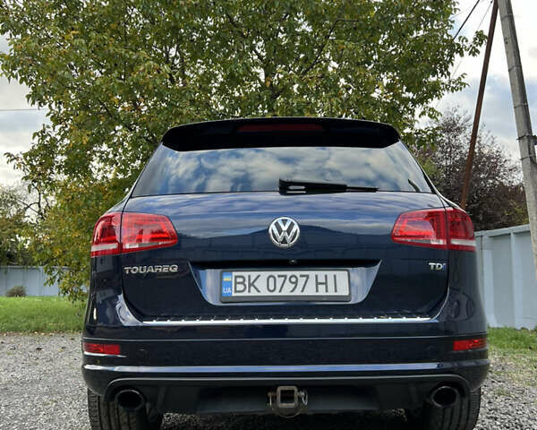 Синій Фольксваген Туарег, об'ємом двигуна 2.97 л та пробігом 250 тис. км за 21100 $, фото 2 на Automoto.ua