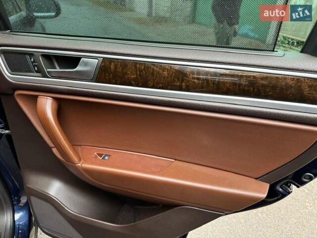 Синий Фольксваген Туарег, объемом двигателя 3 л и пробегом 127 тыс. км за 15999 $, фото 19 на Automoto.ua