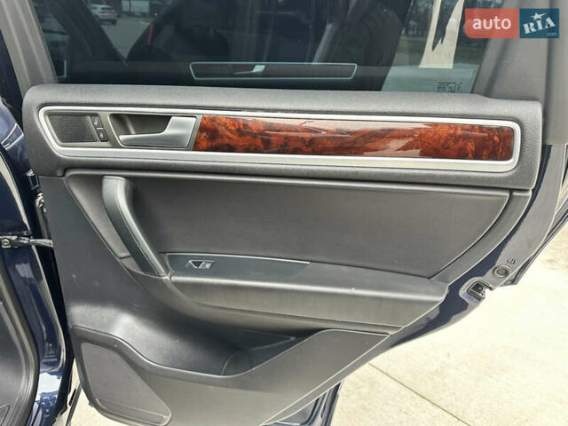 Синій Фольксваген Туарег, об'ємом двигуна 2.97 л та пробігом 352 тис. км за 16700 $, фото 37 на Automoto.ua