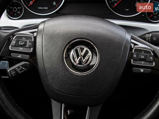 Синий Фольксваген Туарег, объемом двигателя 3 л и пробегом 211 тыс. км за 15700 $, фото 43 на Automoto.ua